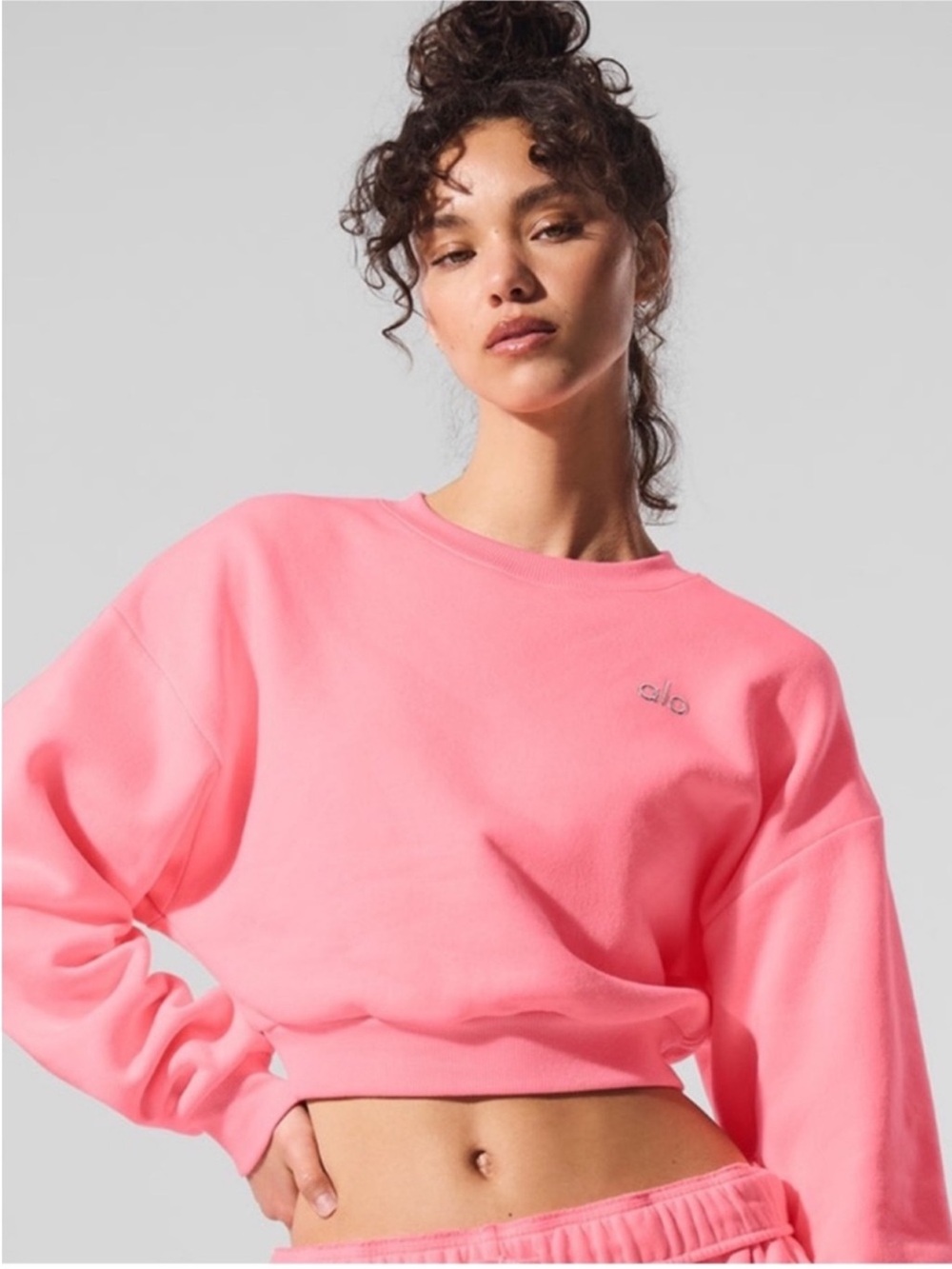 Alo Yoga Accolade Neon
Bubblegum Pink Crop Crewneck
Sweatshirt Sz S 4-6 W3924RG
